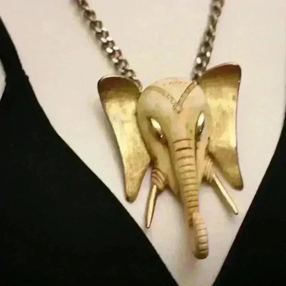 Jewelry - 1970"s Razza Elephant Head Pendant Necklace